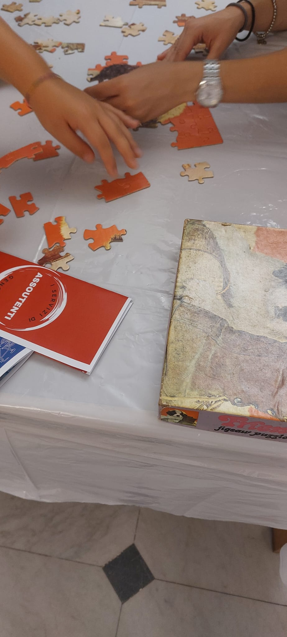 Giochi da tavolo per nonni e bambini al Centro per le Famiglie